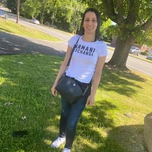 Meet your Posher, Yasmin